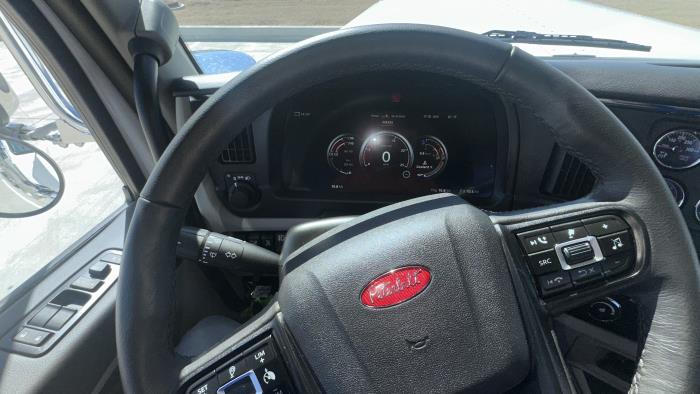 2026 Peterbilt 589-26