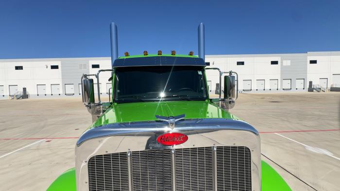 2026 Peterbilt 589-2
