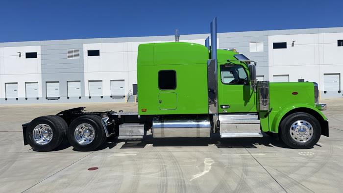 2026 Peterbilt 589-4