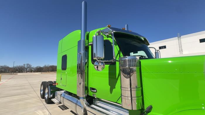 2026 Peterbilt 589-22