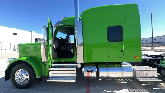 2026 Peterbilt 589-25