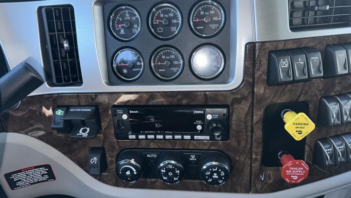 2026 Peterbilt 589-30