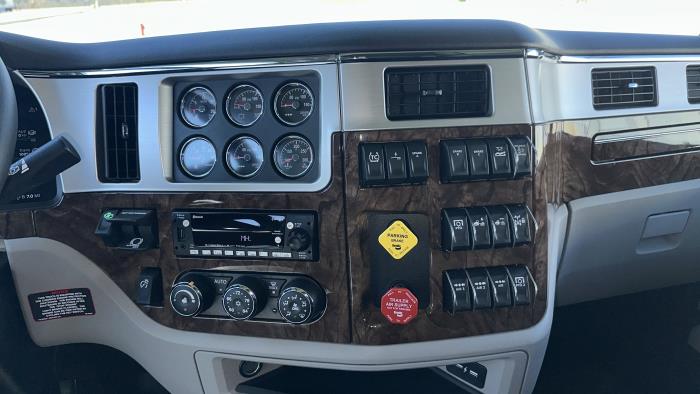 2026 Peterbilt 589-31