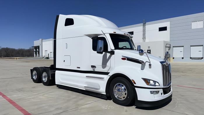 2026 Peterbilt 579-3