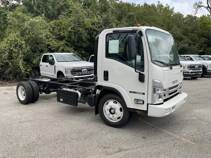 2025 Isuzu NRR-3