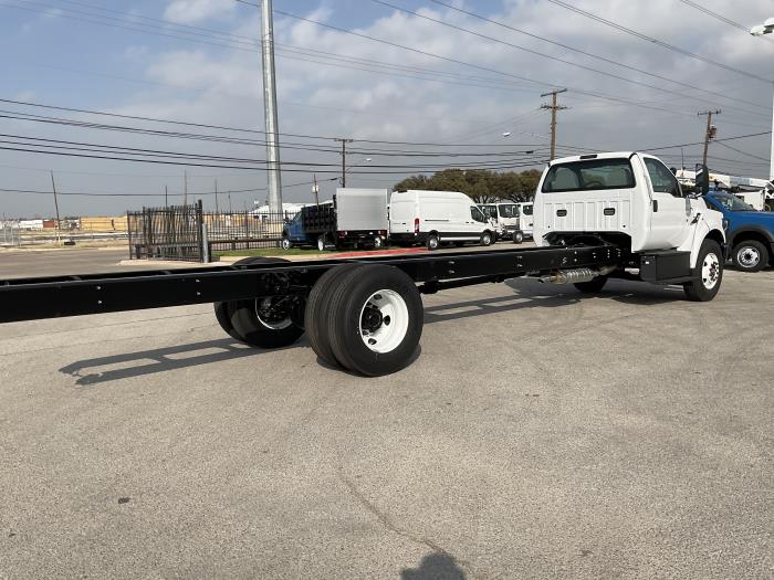 2025 Ford F-750-5
