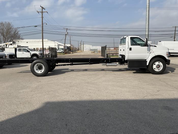2025 Ford F-750-6