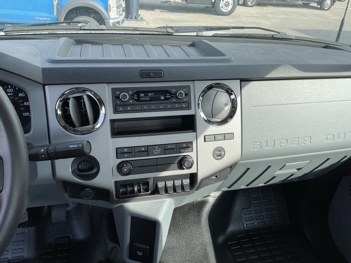 2025 Ford F-750-11