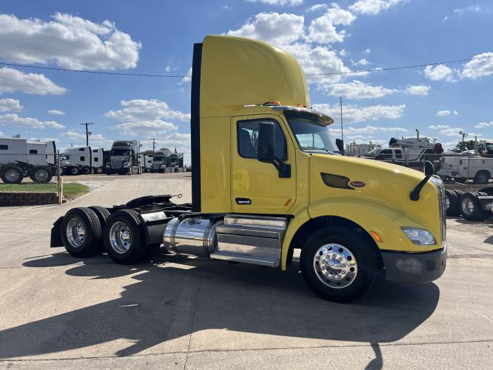2021 Peterbilt 579-5