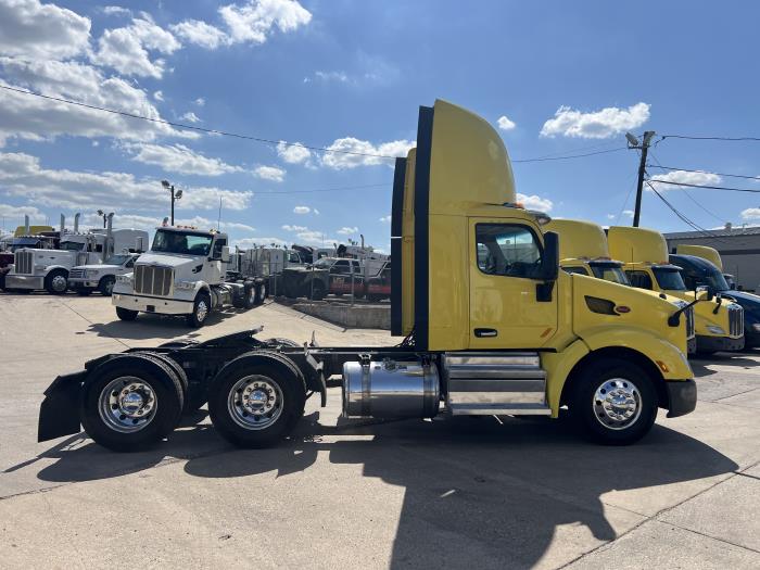 2021 Peterbilt 579-6