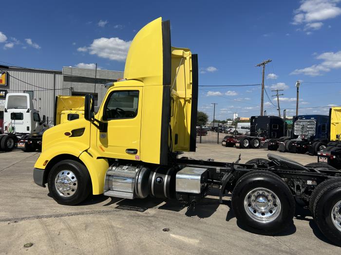 2021 Peterbilt 579-9