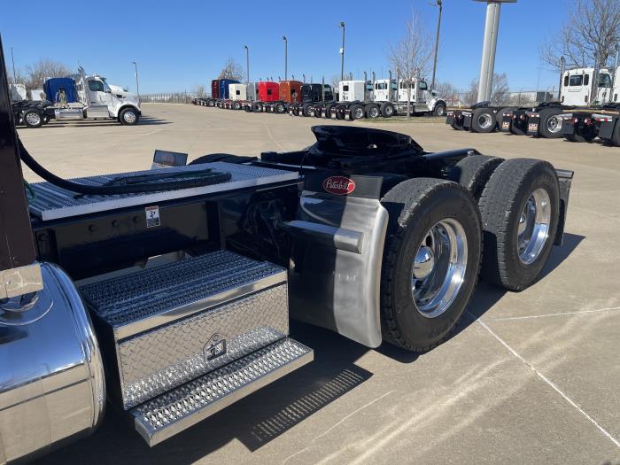2024 Peterbilt 389-14