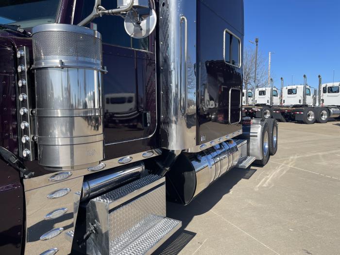 2024 Peterbilt 389-16