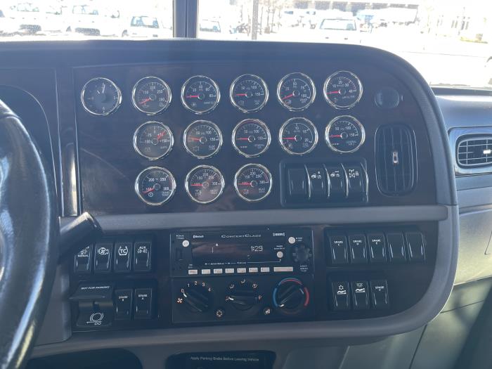 2024 Peterbilt 389-19