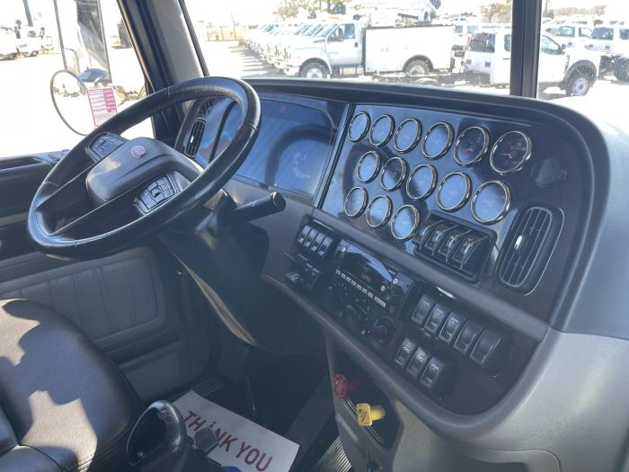 2024 Peterbilt 389-21