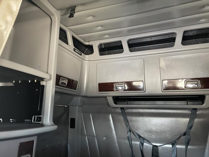 2024 Peterbilt 389-26