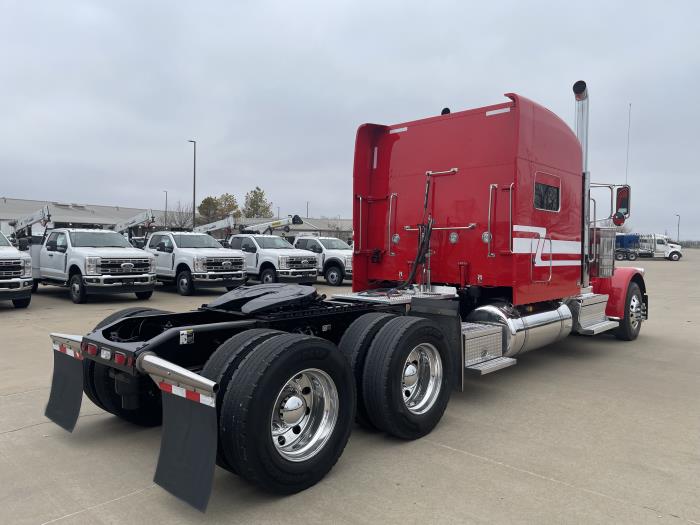 2024 Peterbilt 389-9