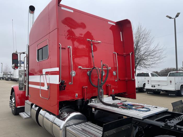 2024 Peterbilt 389-13
