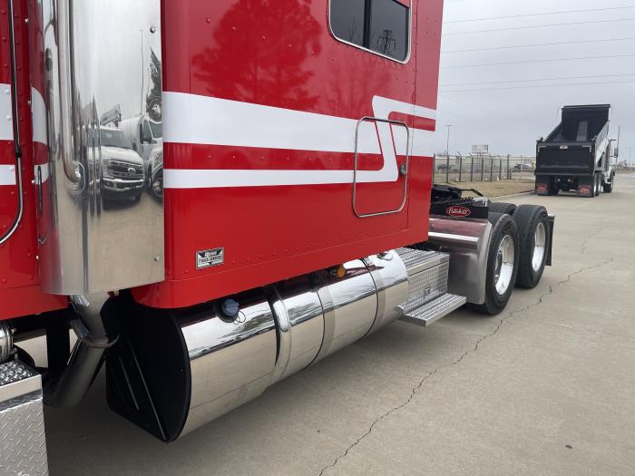 2024 Peterbilt 389-15