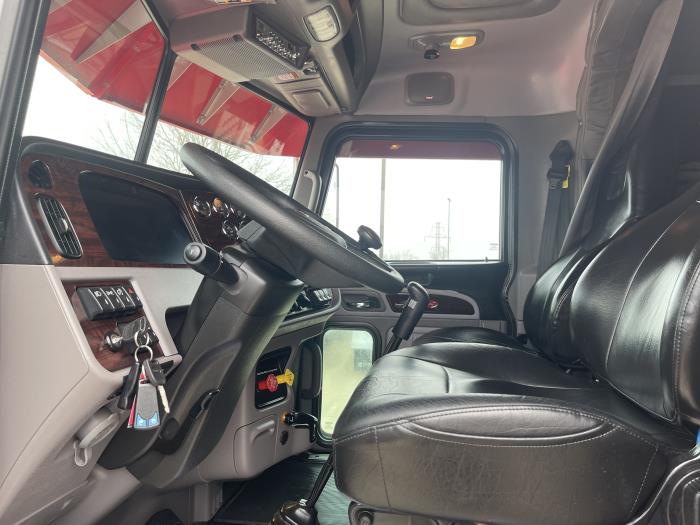 2024 Peterbilt 389-17