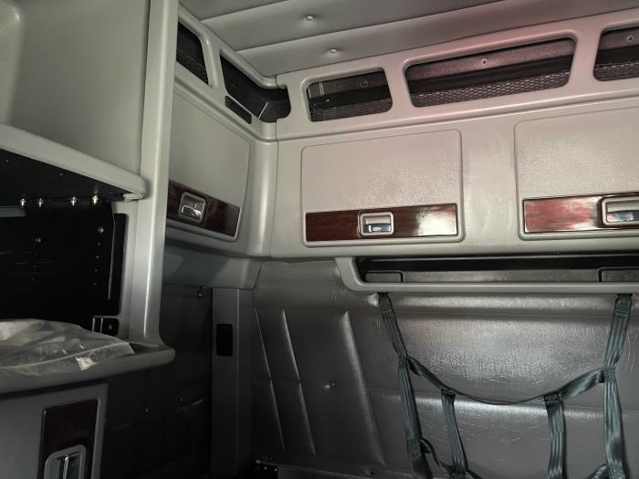 2024 Peterbilt 389-26
