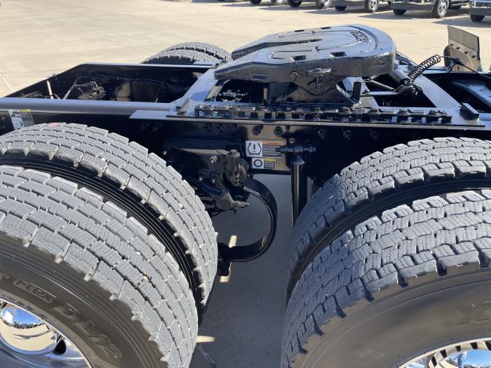 2023 Peterbilt 389-7