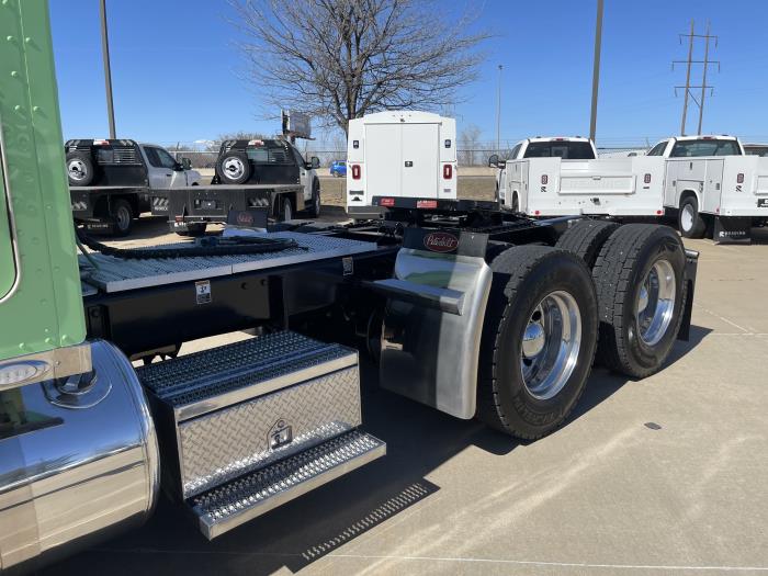 2023 Peterbilt 389-14