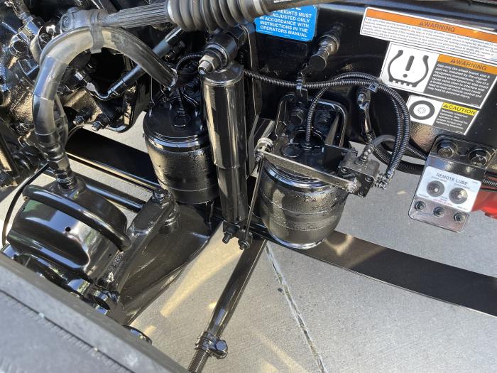 2023 Peterbilt 389-31