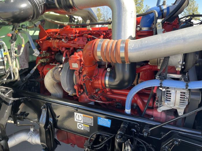 2023 Peterbilt 389-32