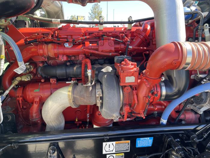 2023 Peterbilt 389-33