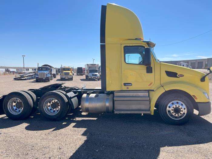 2021 Peterbilt 579-4