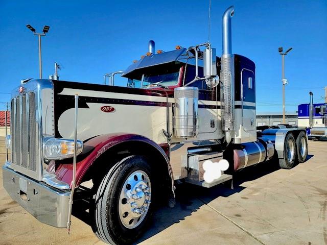 2023 Peterbilt 389-4