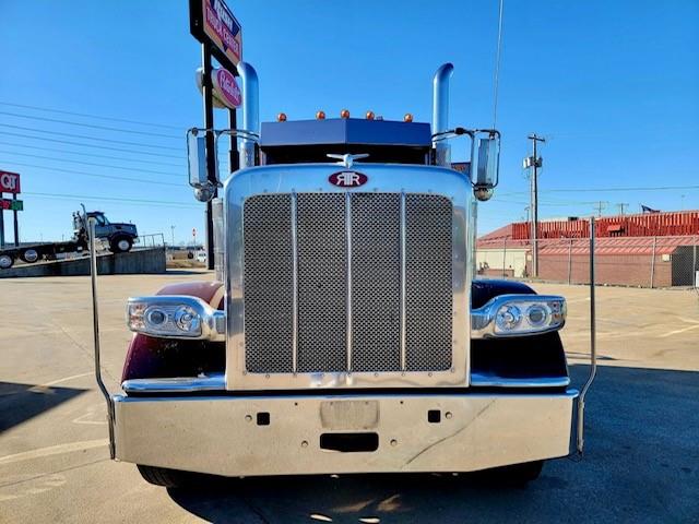 2023 Peterbilt 389-12