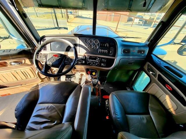 2023 Peterbilt 389-14