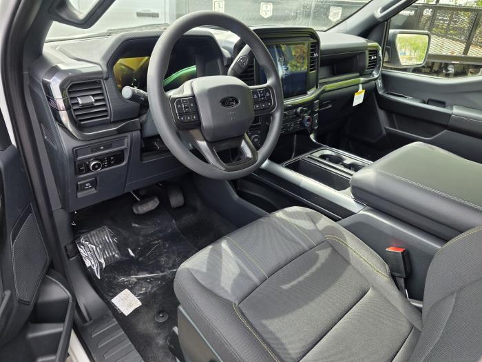 2025 Ford F-150-12