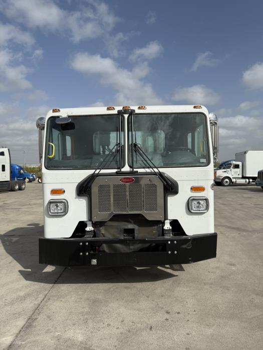 2025 Peterbilt 520-1