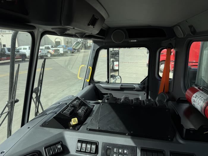 2025 Peterbilt 520-5