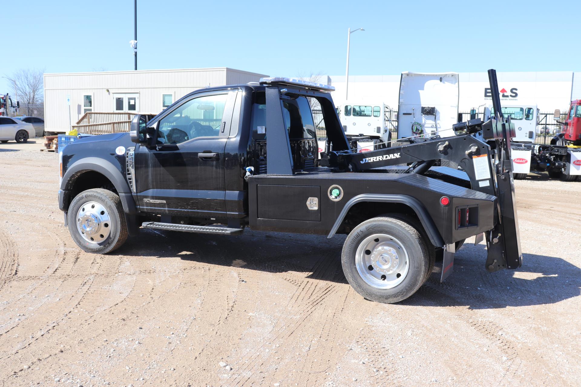 2024 Ford F-450 Regular Cab DRW 4x2 Wrecker Body for sale #1820902 - photo 2