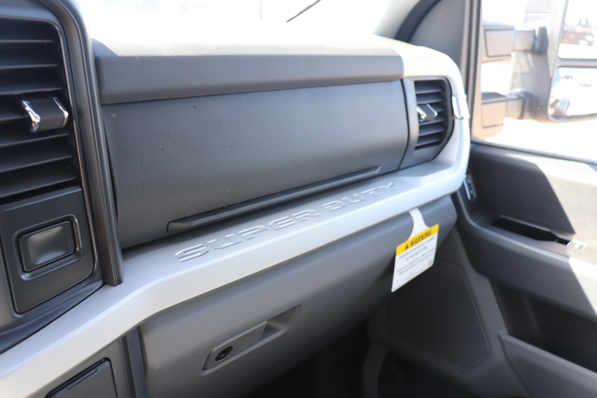 2024 Ford F-450 Regular Cab DRW 4x2 Wrecker Body for sale #1820902 - photo 21