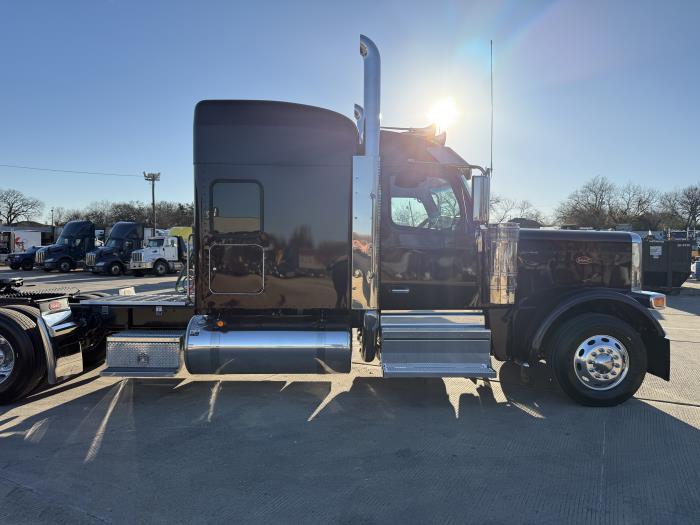 2026 Peterbilt 589-10