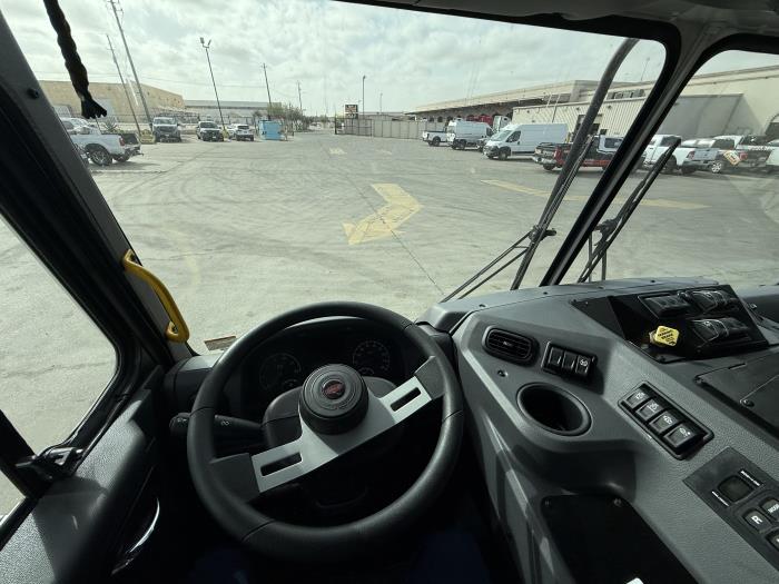 2025 Peterbilt 520-6