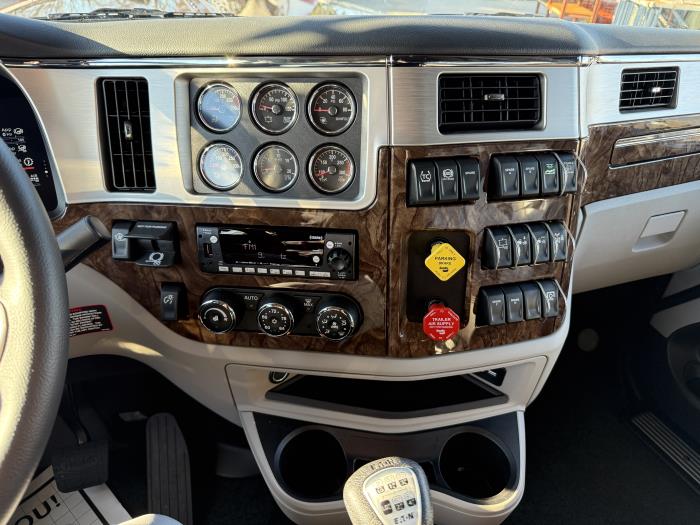 2026 Peterbilt 589-37