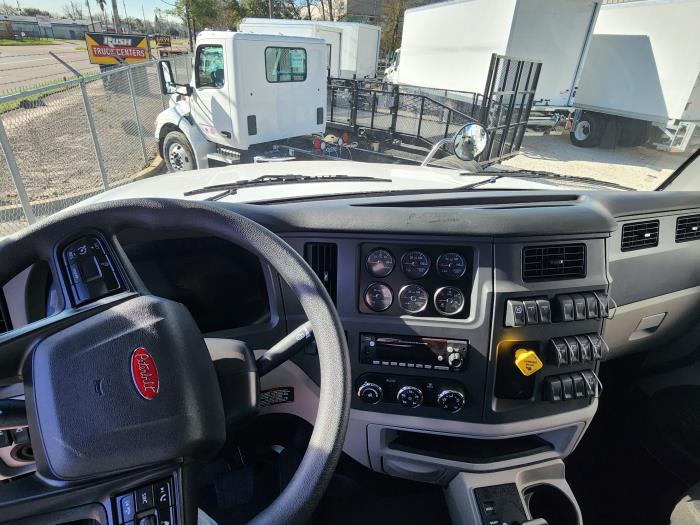2025 Peterbilt 567-12
