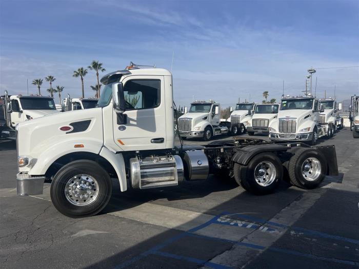 2019 Peterbilt 567-8