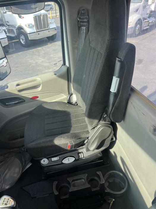 2019 Peterbilt 567-21