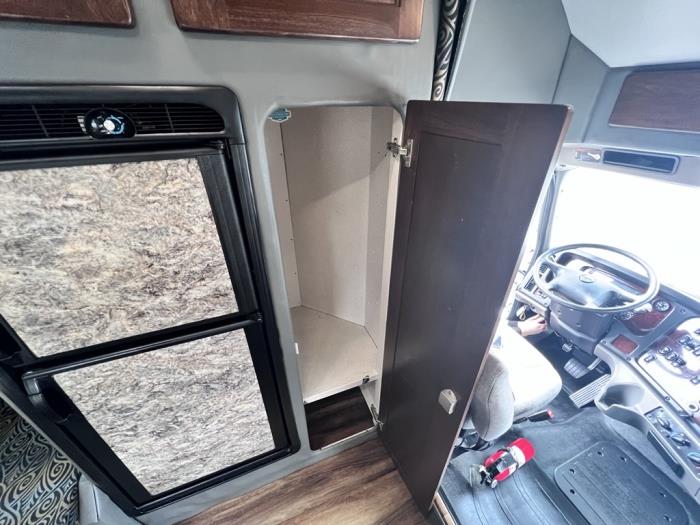 2019 Freightliner Business Class M2 106-27