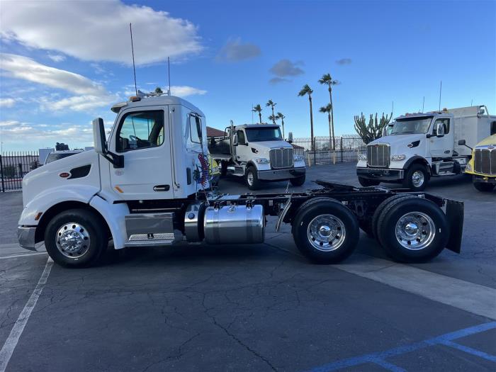 2020 Peterbilt 579-8