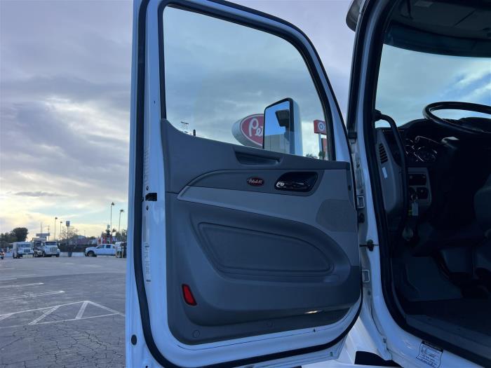 2020 Peterbilt 579-18