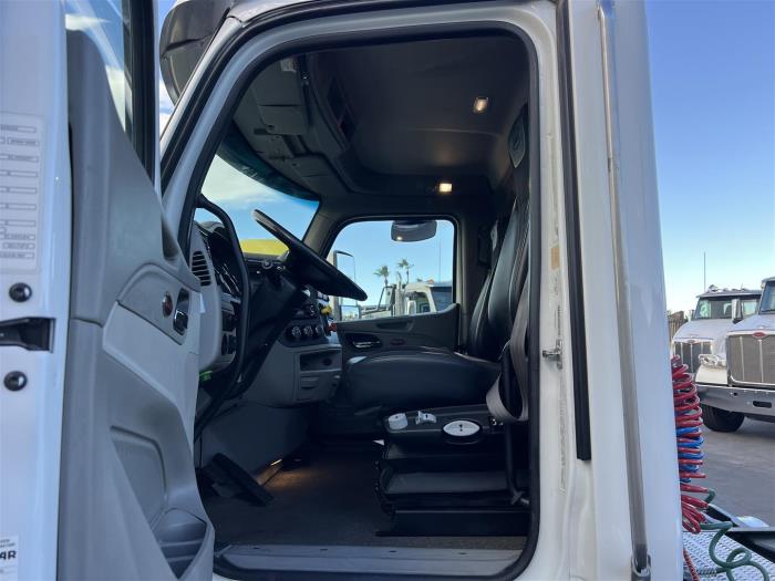 2020 Peterbilt 579-19