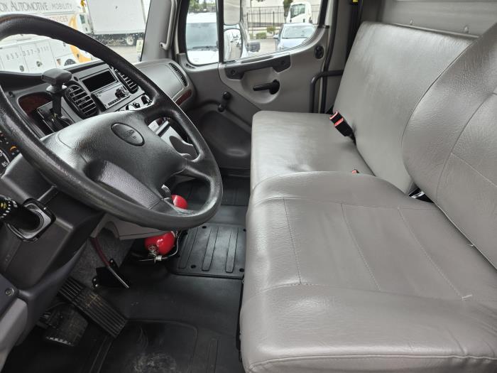2018 Freightliner Business Class M2 106-4